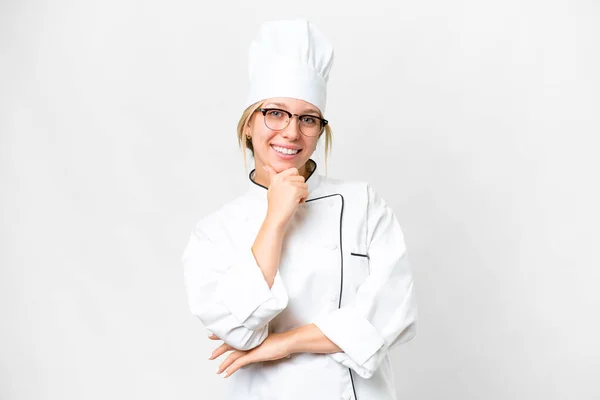 Junge Köchin Frau Über Isoliertem Weißen Hintergrund Mit Brille Und — Stockfoto