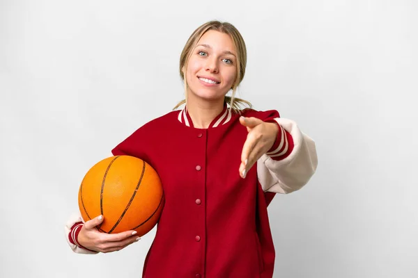 Młoda Blondynka Gra Koszykówkę Odosobnionym Tle Ściskając Dłonie Zamknięcie Dobrej — Zdjęcie stockowe