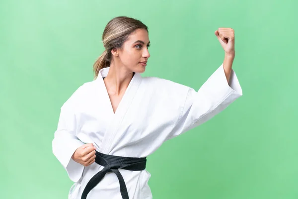 Mujer Uruguaya Joven Sobre Fondo Aislado Haciendo Karate — Foto de Stock