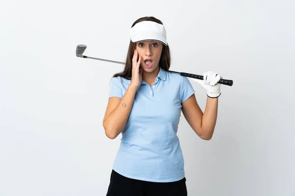 Mladý Golfista Žena Přes Izolované Bílé Pozadí Překvapením Šokovaný Výraz — Stock fotografie