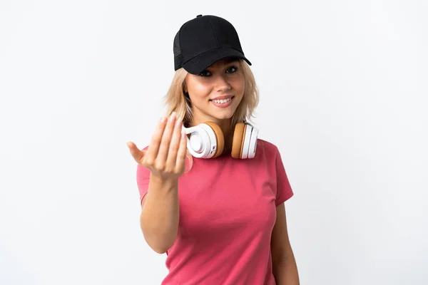 Mladá Ruská Žena Poslouchá Hudbu Izolovanou Bílém Pozadí Zvoucí Ruce — Stock fotografie