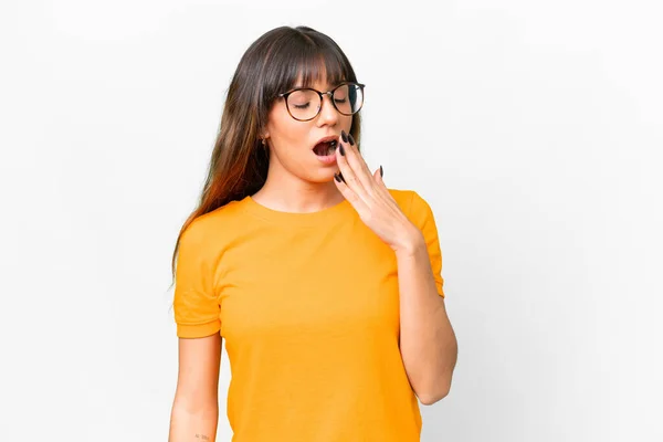 Young Caucasian Woman Isolated White Background Yawning Covering Wide Open — Foto de Stock