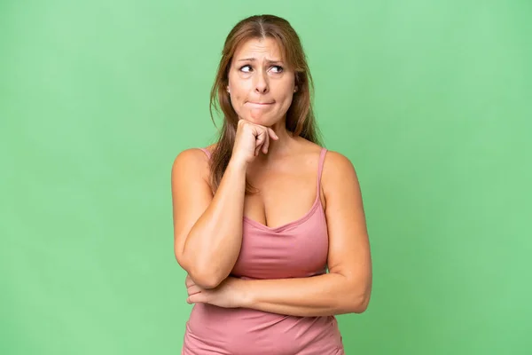 Middle Aged Caucasian Woman Isolated Background Having Doubts Thinking — Stock Photo, Image