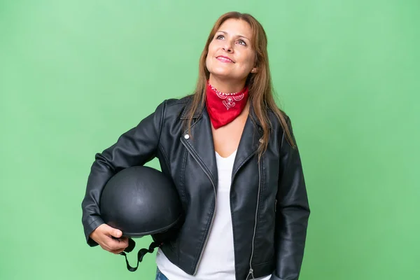 Mulher Caucasiana Meia Idade Com Capacete Motocicleta Sobre Fundo Isolado — Fotografia de Stock