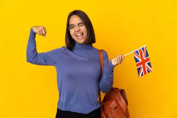 Jonge Latijnse Vrouw Met Een Vlag Van Het Verenigd Koninkrijk — Stockfoto