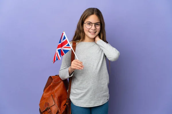Dítě Držící Britskou Vlajku Nad Izolovaným Pozadím Smíchem — Stock fotografie