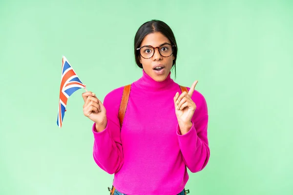 Young African American Woman Holding United Kingdom Flag Isolated Chroma — Stock Photo, Image