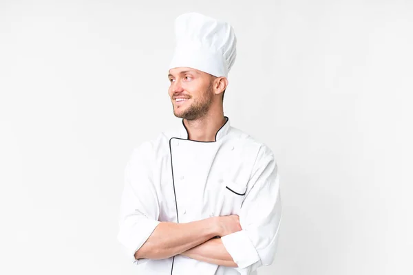 Jovem Chef Caucasiano Sobre Fundo Branco Isolado Feliz Sorridente — Fotografia de Stock