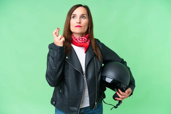 Mulher Caucasiana Meia Idade Com Capacete Motocicleta Sobre Fundo Chave — Fotografia de Stock