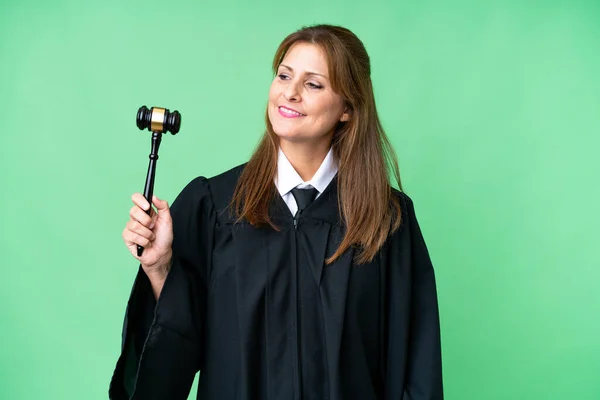 Judge Caucasian Woman Isolated Background Looking Side Smiling — 스톡 사진