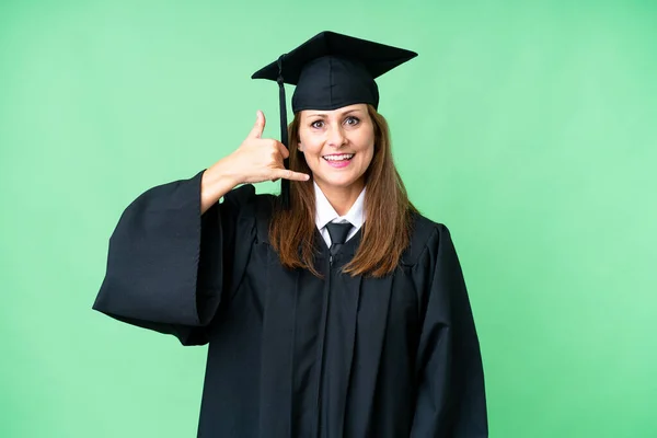 Mulher Graduação Universitária Meia Idade Sobre Fundo Isolado Fazendo Gesto — Fotografia de Stock