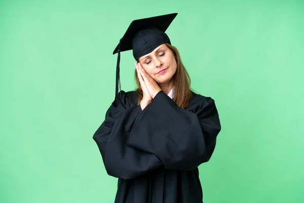 Mujer Graduada Universitaria Mediana Edad Sobre Fondo Aislado Haciendo Gesto —  Fotos de Stock