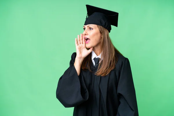 Média Idade Universitária Pós Graduação Mulher Sobre Fundo Isolado Gritando — Fotografia de Stock