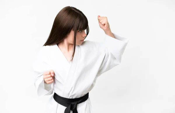Pequeña Chica Caucásica Sobre Fondo Blanco Aislado Haciendo Karate — Foto de Stock