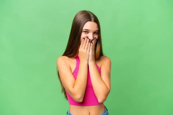 Adolescente Caucasiano Menina Sobre Isolado Fundo Feliz Sorrindo Cobrindo Boca — Fotografia de Stock