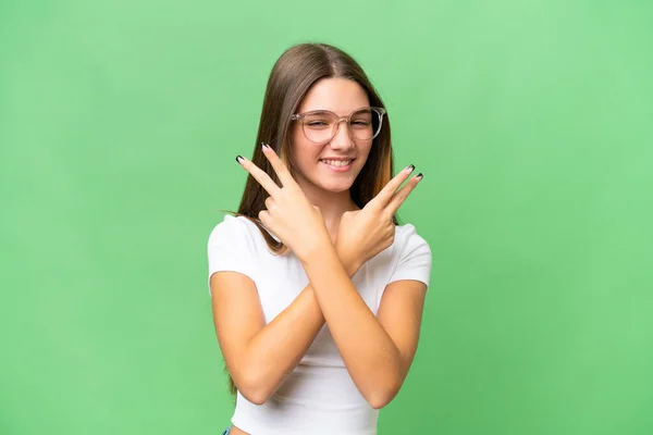 Tiener Kaukasisch Meisje Geïsoleerde Achtergrond Glimlachen Tonen Overwinning Teken — Stockfoto