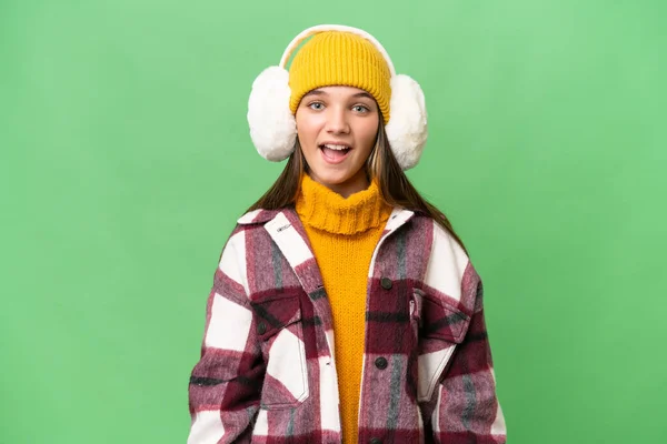 Teenager Kaukasischen Mädchen Trägt Winter Muffs Über Isolierten Hintergrund Mit — Stockfoto