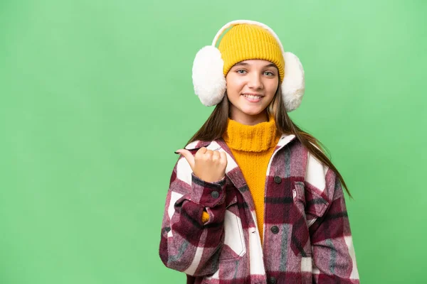 Teenager Běloška Dívka Sobě Zimní Manžety Přes Izolované Pozadí Ukazuje — Stock fotografie