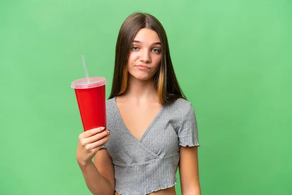Adolescente Caucasiano Menina Segurando Refrigerante Sobre Fundo Isolado Com Expressão — Fotografia de Stock