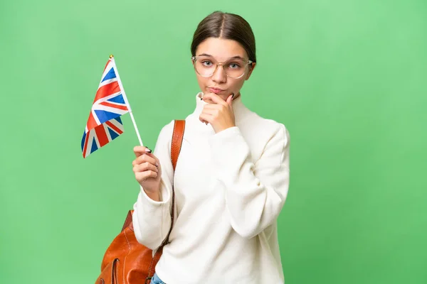 Teenager Studentin Kaukasisches Mädchen Mit Britischer Flagge Über Isoliertem Hintergrunddenken — Stockfoto