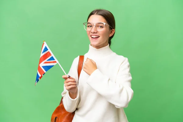 Nastolatek Student Kaukaski Dziewczyna Trzymając Wielka Brytania Flaga Odosobnione Tło — Zdjęcie stockowe