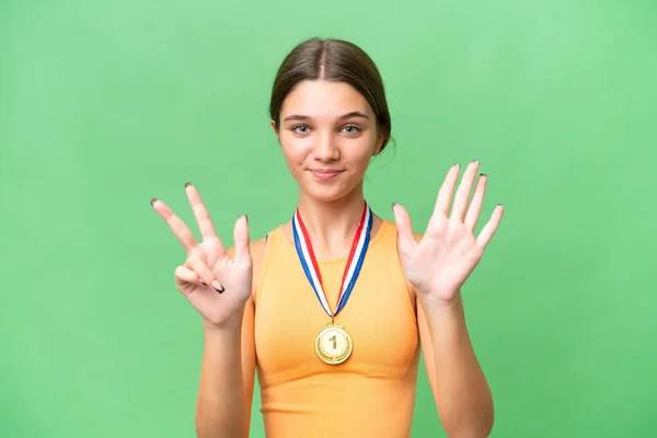 Teenager Kavkazská Dívka Medailemi Nad Izolovaným Pozadím Počítání Osm Prsty — Stock fotografie