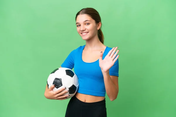 Teenager Kaukasisches Mädchen Beim Fußballspielen Über Isoliertem Hintergrund Salutiert Mit — Stockfoto