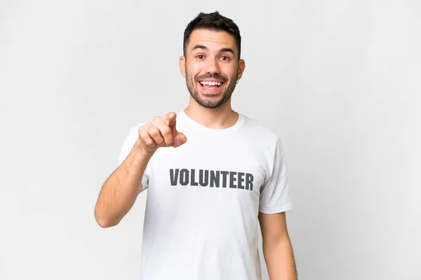 Young Volunteer Caucasian Man Isolated White Background Surprised Pointing Front — Stock Photo, Image