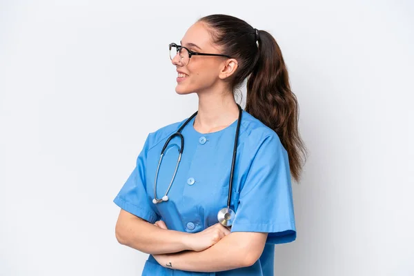 Jonge Blanke Chirurg Arts Vrouw Geïsoleerd Witte Achtergrond Laterale Positie — Stockfoto