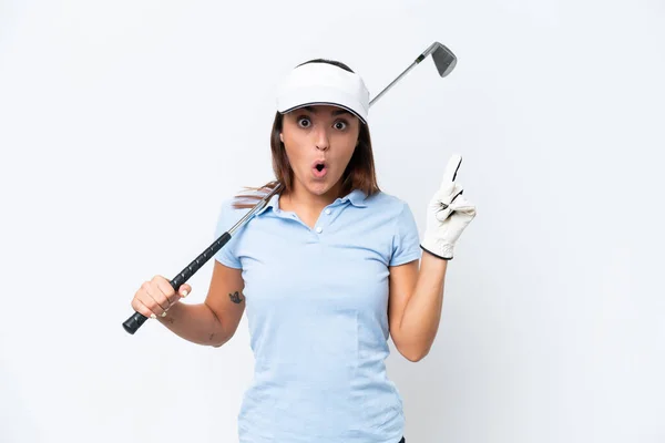年轻的高加索女人在打高尔夫球时被白色背景隔离 想在举起一只手指头的同时实现这个解决方案 — 图库照片