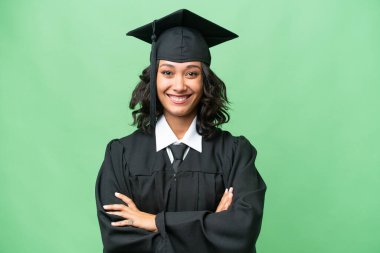 Üniversite mezunu genç bir Arjantinli kadın izole bir hayat sürüyor ve kollarını ön cephede kavuşturuyor.