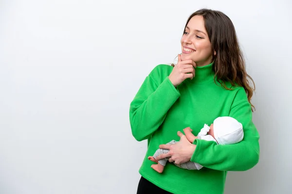Jovem Mulher Caucasiana Com Seu Bebê Bonito Isolado Fundo Branco — Fotografia de Stock