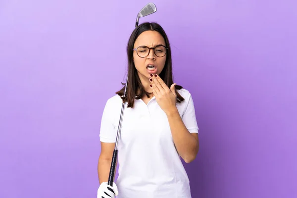 Young Golfer Woman Isolated Colorful Background Yawning Covering Wide Open — Stock Photo, Image