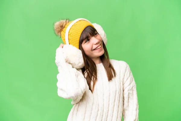 Μικρή Καυκάσια Κοπέλα Που Φοράει Χειμωνιάτικες Μανσέτες Πάνω Απομονωμένο Φόντο — Φωτογραφία Αρχείου