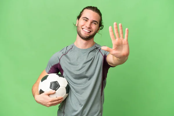 Молодой Красивый Футболист Изолированном Фоне Пятеро Пальцами — стоковое фото