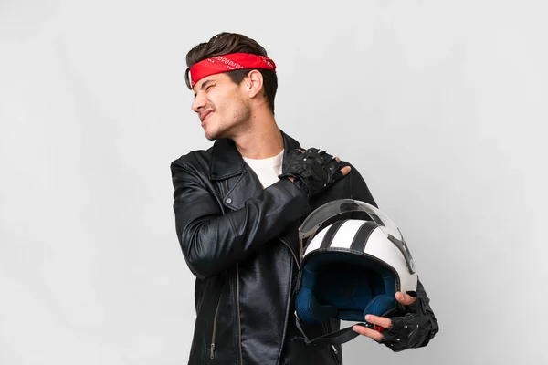 Молодой Кавказский Мужчина Мотоциклетном Шлеме Изолированном Белом Фоне Страдает Боли — стоковое фото