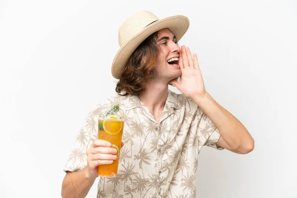Young Handsome Man Holding Cocktail Isolated White Background Shouting Mouth — Stock Photo, Image