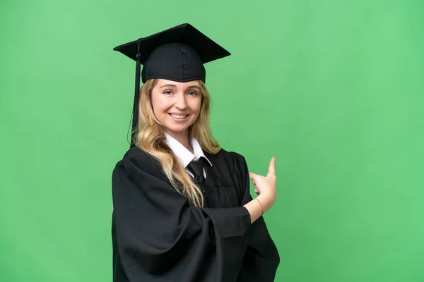 Fiatal Egyetemi Angol Diplomás Elszigetelt Háttér Mutatva Vissza — Stock Fotó