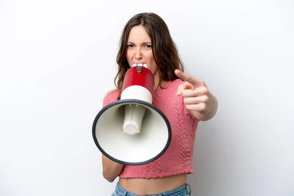 Jonge Blanke Vrouw Geïsoleerd Witte Achtergrond Schreeuwend Door Een Megafoon — Stockfoto