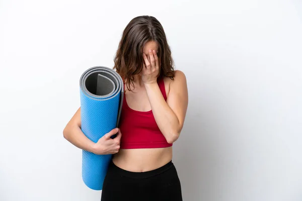 Joven Mujer Caucásica Deportiva Que Clases Yoga Mientras Sostiene Una —  Fotos de Stock