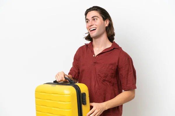 Jonge Knappe Man Geïsoleerd Witte Achtergrond Vakantie Met Reiskoffer — Stockfoto