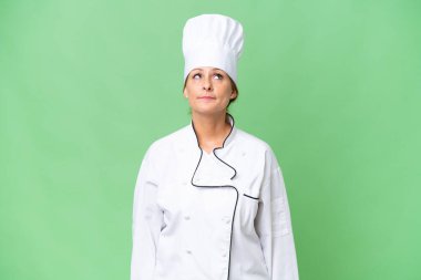 Orta yaşlı aşçı kadın soyutlanmış bir geçmişi var.