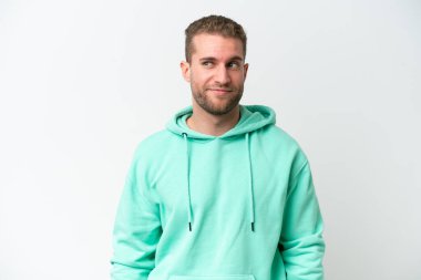 Beyaz arka planda soyutlanmış beyaz, yakışıklı, beyaz bir adam.