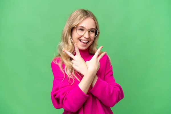 Joven Mujer Inglesa Sobre Fondo Aislado Sonriendo Mostrando Signo Victoria — Foto de Stock