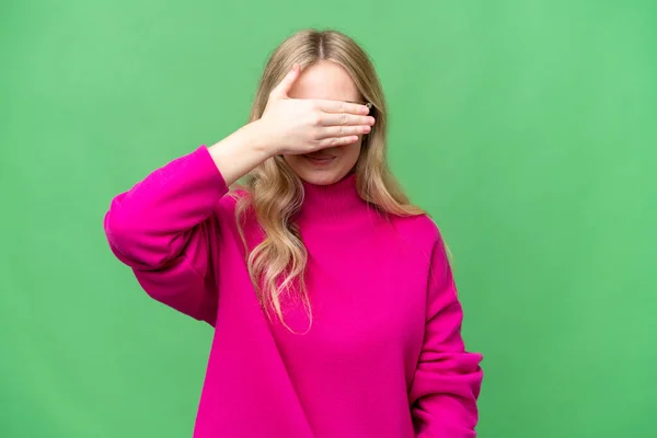 Mulher Inglesa Jovem Sobre Fundo Isolado Cobrindo Olhos Por Mãos — Fotografia de Stock