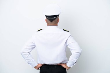 Uçak pilotu Kafkas adam arka planda beyaz arka planda izole edildi.