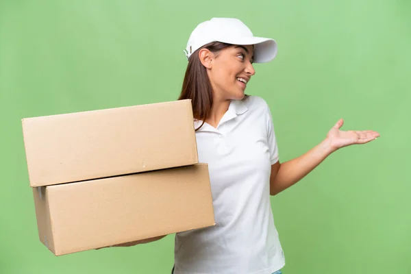 Delivery Caucasian Woman Holding Boxes Isolated Green Chroma Background Surprise — Stock Photo, Image