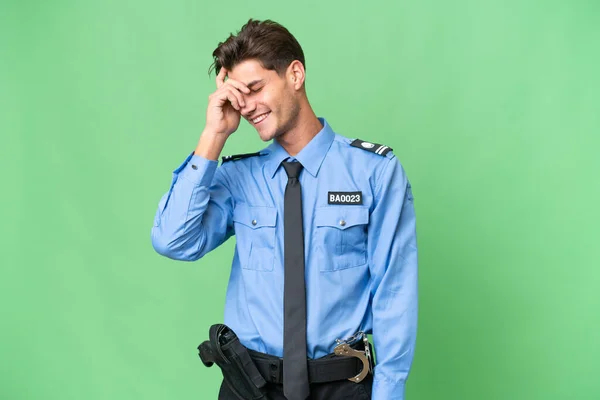 Młody Policjant Odludziu Śmieje Się — Zdjęcie stockowe