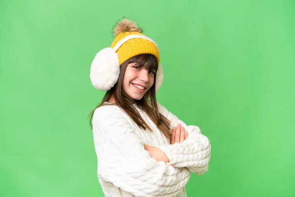 Μικρό Καυκάσιο Κορίτσι Που Φοράει Χειμωνιάτικες Μανσέτες Απομονωμένο Φόντο Σταυρωμένα — Φωτογραφία Αρχείου