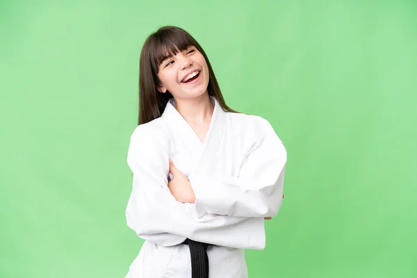 Kis Kaukázusi Lány Csinál Karate Elszigetelt Háttér Boldog Mosolygós — Stock Fotó